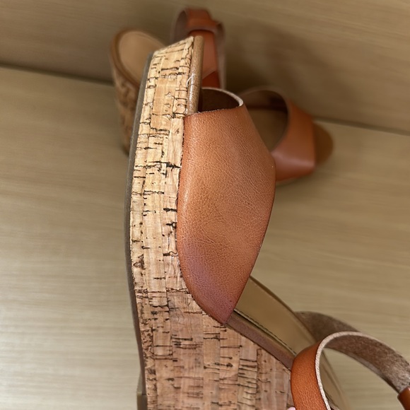 Express Cognac Tan Wedges 7 - Picture 12 of 16